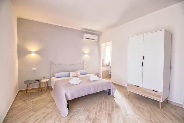 Luca'S Rooms Valledoria  Bagian luar foto