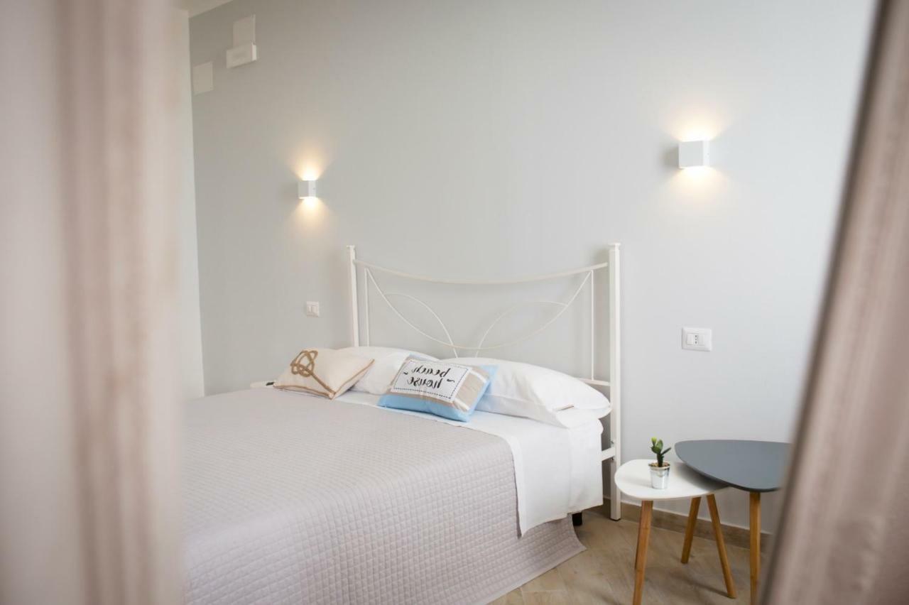 Luca'S Rooms Valledoria  Bagian luar foto